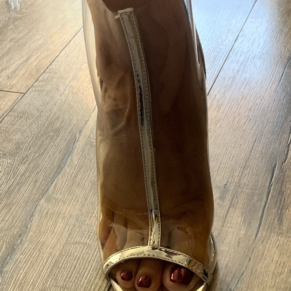Shoes - Picture 5 of 6